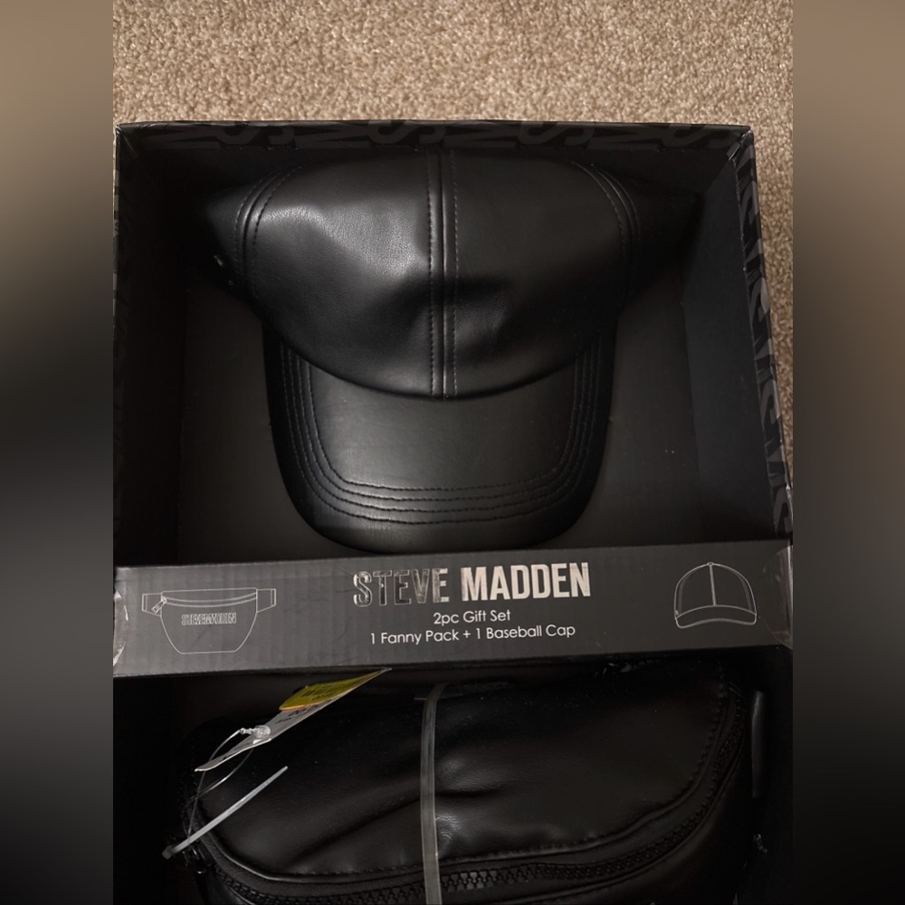NWT Steve Madden 2-Piece Gift Set - Fanny Pack & Baseball Cap (Black) - Picture 4 of 11